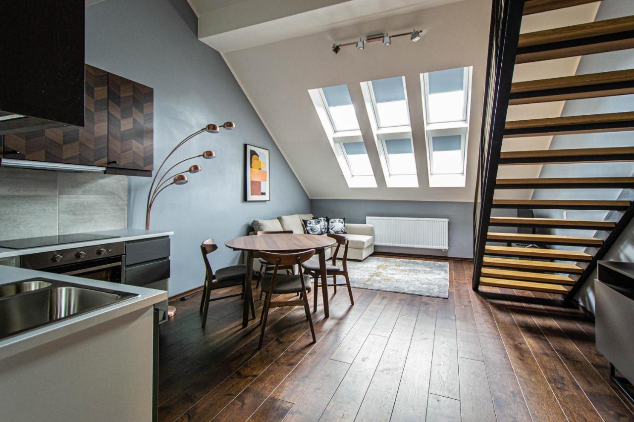 Quite Loft With Balcony And 3 Air Conditioners Прага Экстерьер фото
